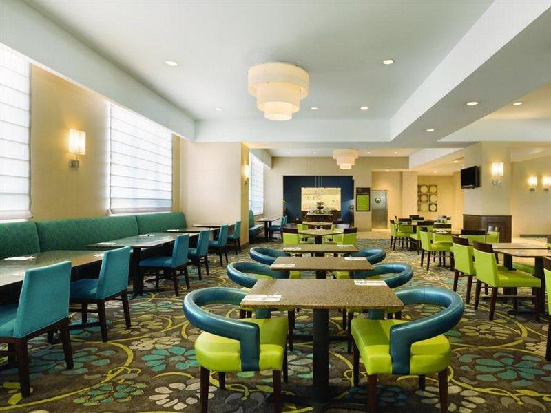 Hilton Garden Inn Вустер Экстерьер фото