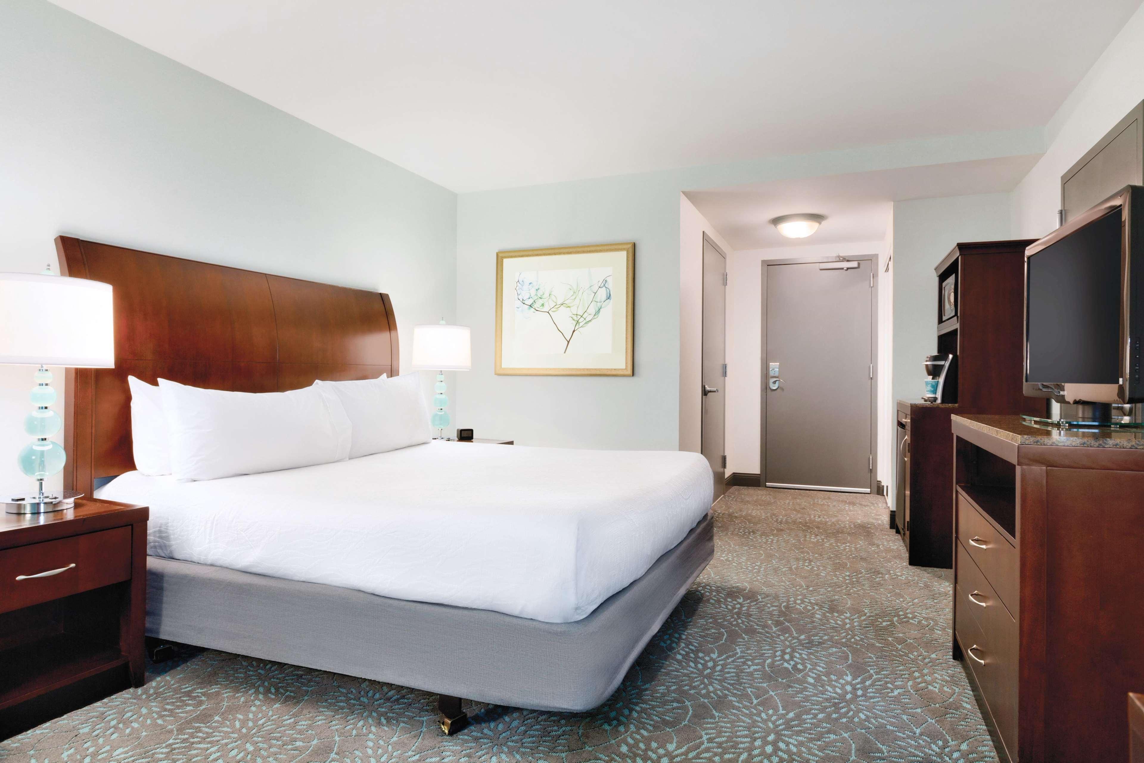 Hilton Garden Inn Вустер Экстерьер фото