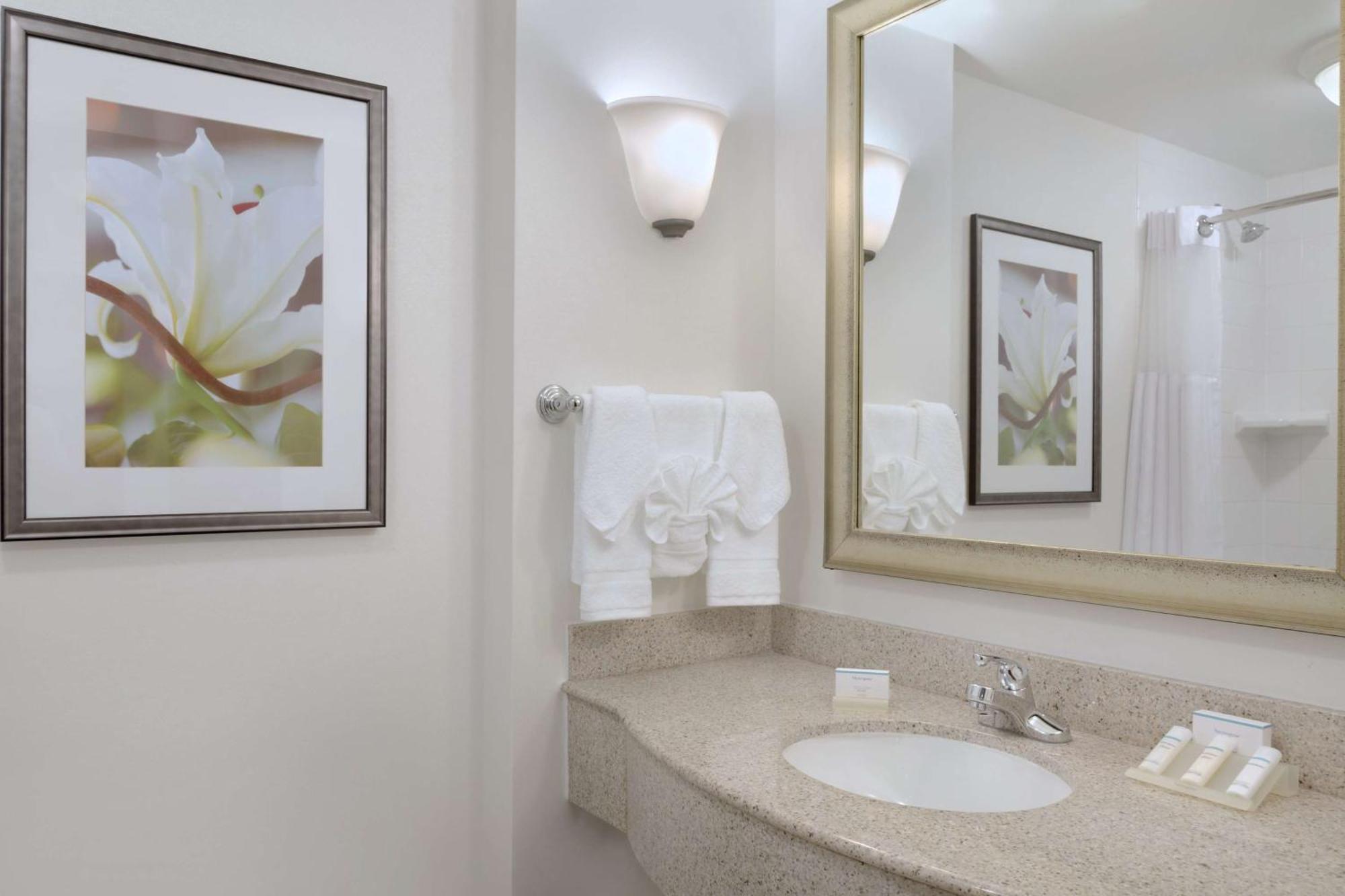 Hilton Garden Inn Вустер Экстерьер фото